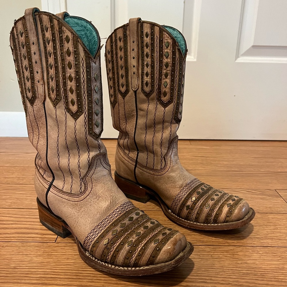 Corral cowboy boots